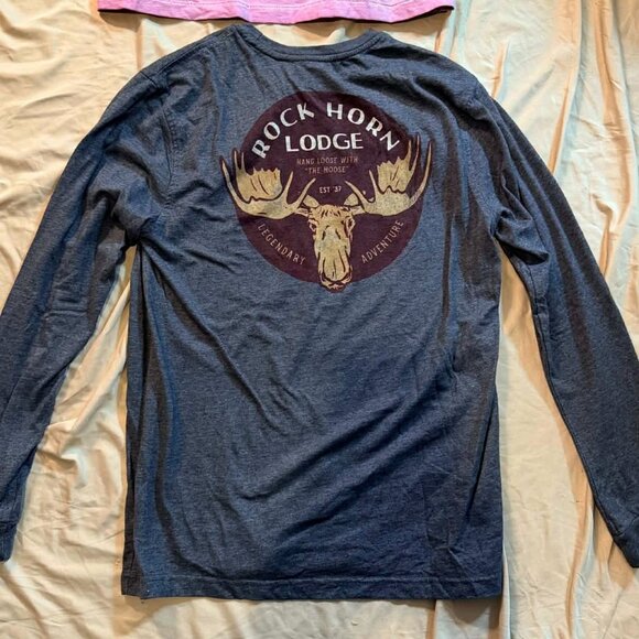 TWO Mixed Brands Men's TShirts, SIZE MEDIUM (1 Pink S/S & 1 Grey Graphic L/S) - Picture 9 of 12